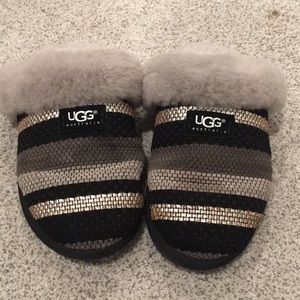 Size 8 snake skin ugg slippers women’s